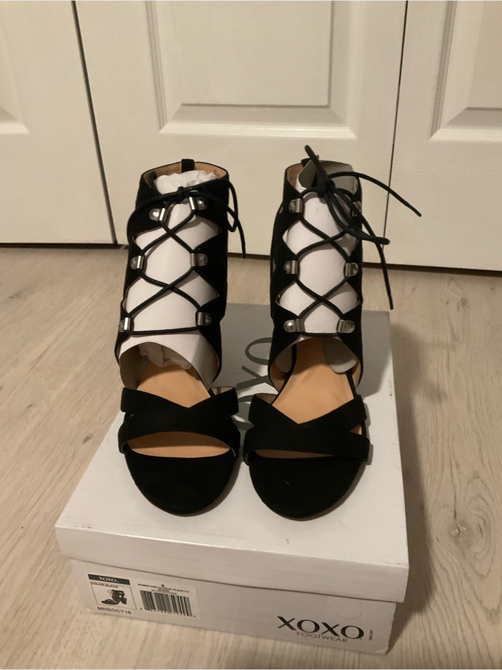 XOXO Barnie Black Lace-Up Cutout Block Heel Sandals - Size 9 New - Picture 2 of 8